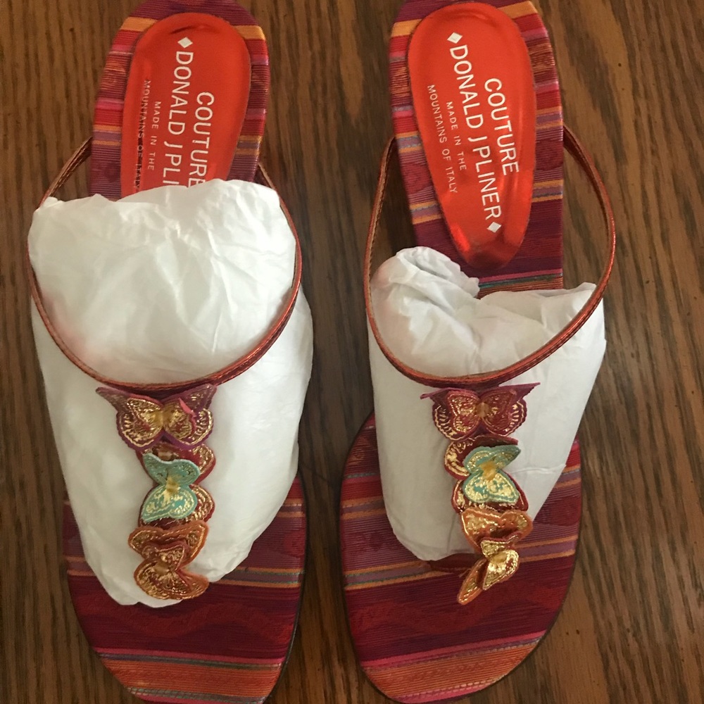Donald Pliner, size 10, sandal